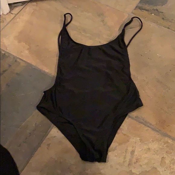 Bathing suit - Picture 1 of 3